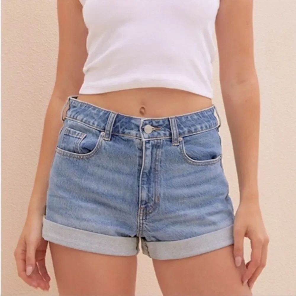 PacSun mom Jean short light wash size 25
